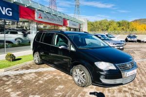 Volkswagen-TOURAN 