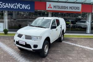 Mitsubishi-L200 DOUBLE CAB INVITE